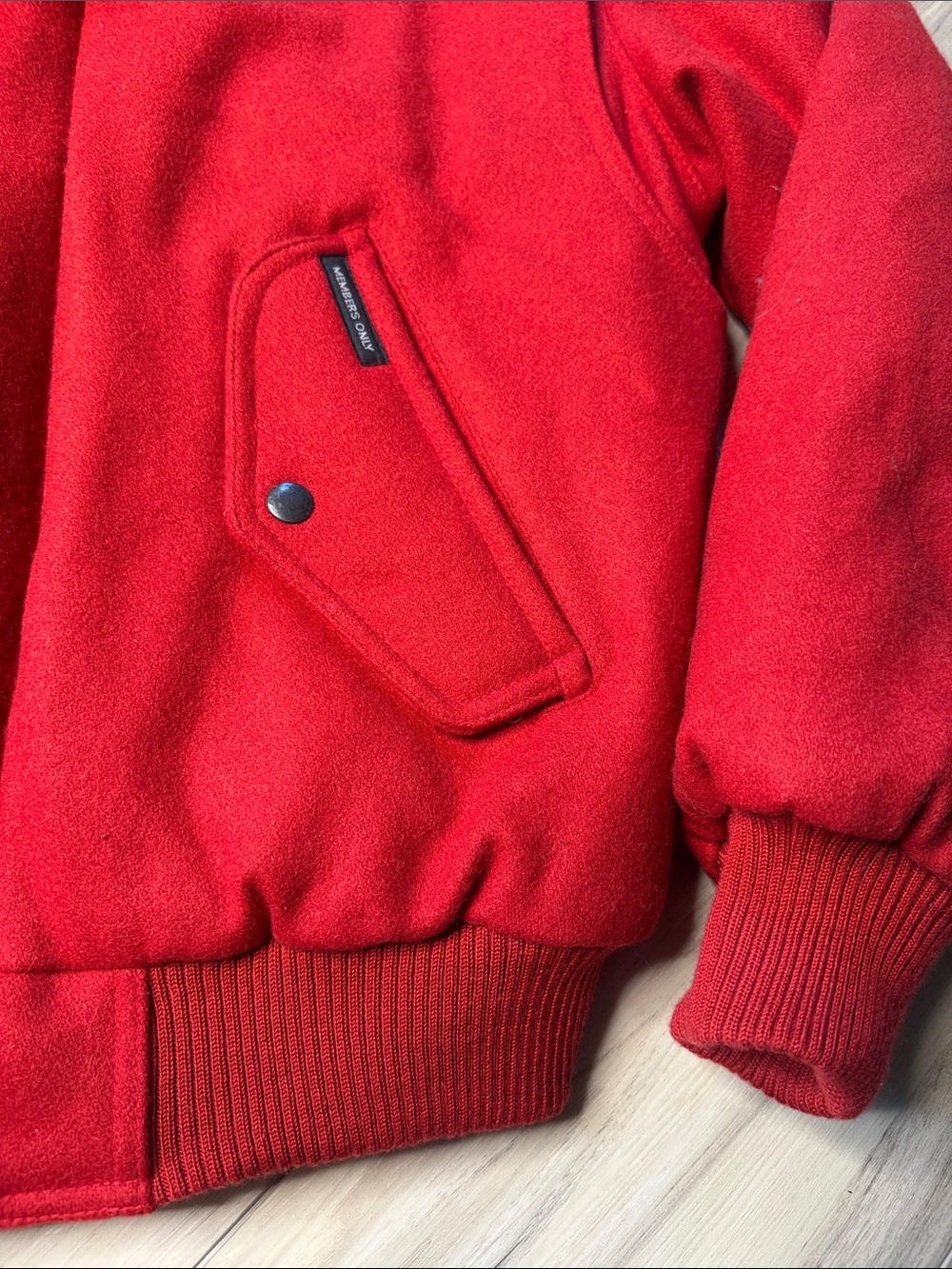 Vintage 80’s red bomber jacket - Picture 5 of 16